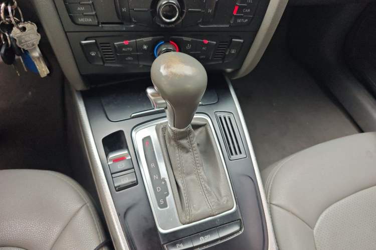 Used Audi A4L 2011 2.0 TFSI Standard Model Gear Lever