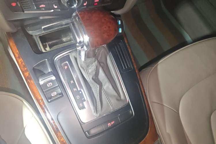 Used Audi A4L 2011 2.0 TFSI Comfort Model Gear Lever