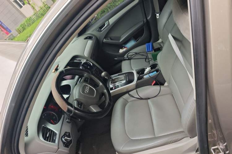 Used Audi A4L 2011 2.0 TFSI Standard Model Left Front Seat