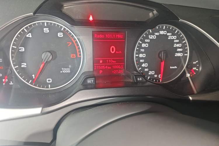 Used Audi A4L 2011 2.0 TFSI Comfort Model Odometer Close Up