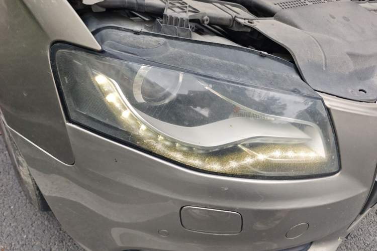 Used Audi A4L 2011 2.0 TFSI Standard Model Right Front Headlight