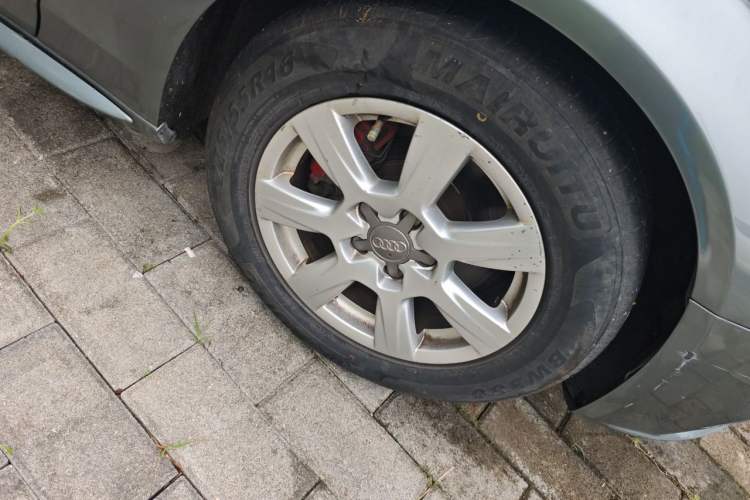 Used Audi A4L 2011 2.0 TFSI Standard Model Right Front Wheel Hub