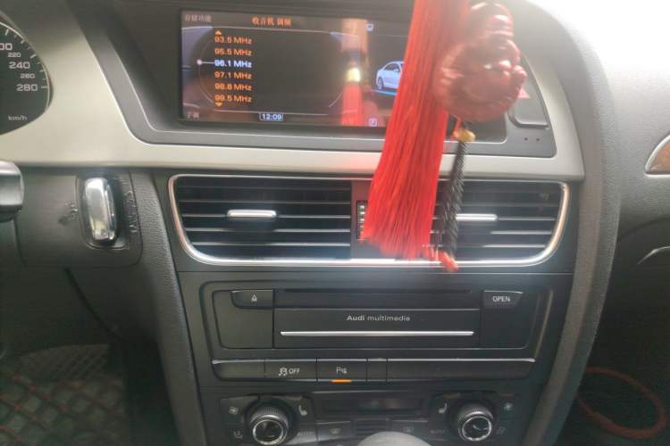 Used Audi A4L 2011 2.0 TFSI Technology Edition Audio And AC Panel
