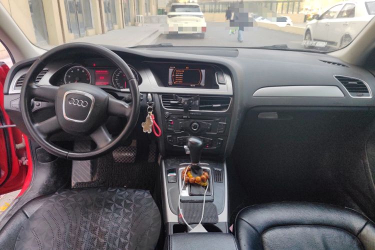Used Audi A4L 2011 1.8 TFSI Comfort Model Center Console