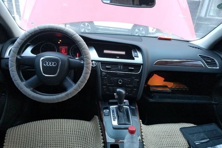 Used Audi A4L 2011 2.0 TFSI Comfort Model Center Console