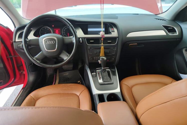 Used Audi A4L 2011 2.0 TFSI Standard Model Center Console