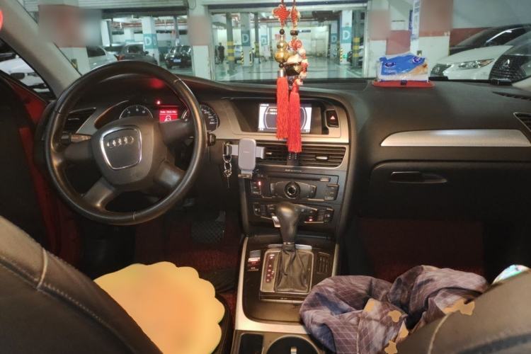 Used Audi A4L 2011 2.0 TFSI Standard Model Center Console