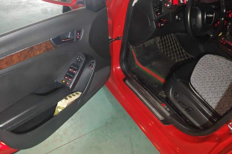 Used Audi A4L 2011 2.0 TFSI Comfort Model Driver Seat