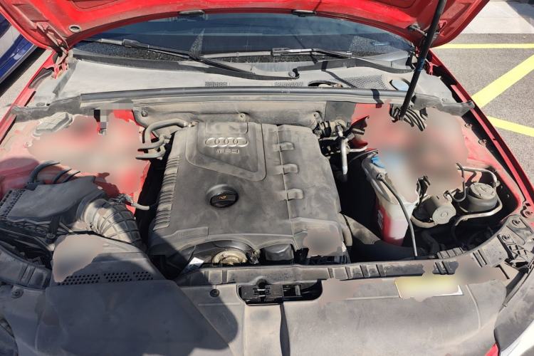 Used Audi A4L 2011 2.0 TFSI Standard Model Engine Bay