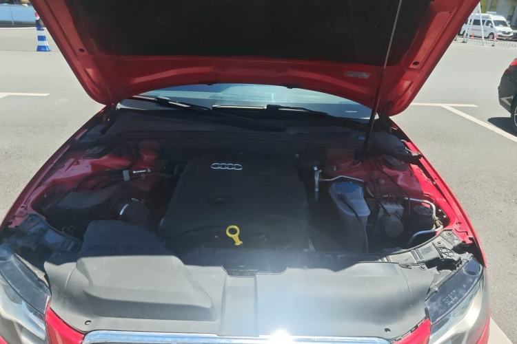 Used Audi A4L 2011 2.0 TFSI Comfort Model Engine Bay