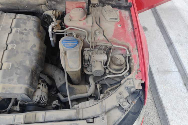 Used Audi A4L 2011 1.8 TFSI Comfort Model Engine Bay Left