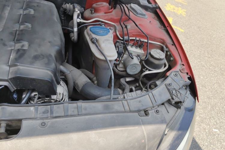 Used Audi A4L 2011 2.0 TFSI Technology Edition Engine Bay Left