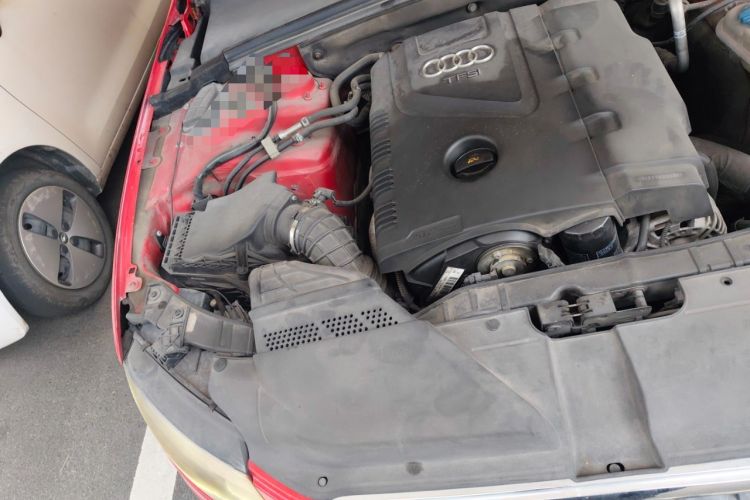 Used Audi A4L 2011 2.0 TFSI Standard Model Engine Bay Right