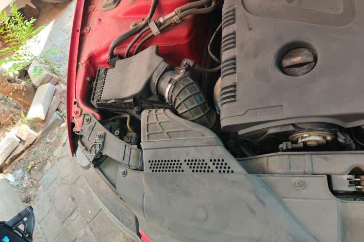 Used Audi A4L 2011 1.8 TFSI Comfort Model Engine Bay Right