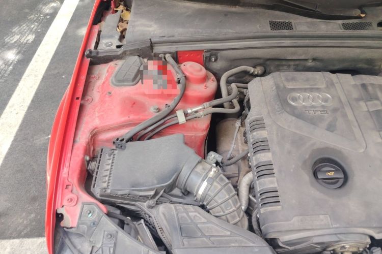 Used Audi A4L 2011 2.0 TFSI Technology Edition Engine Bay Right