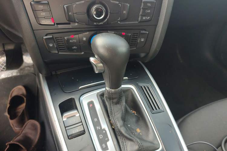 Used Audi A4L 2011 2.0 TFSI Standard Model Gear Lever