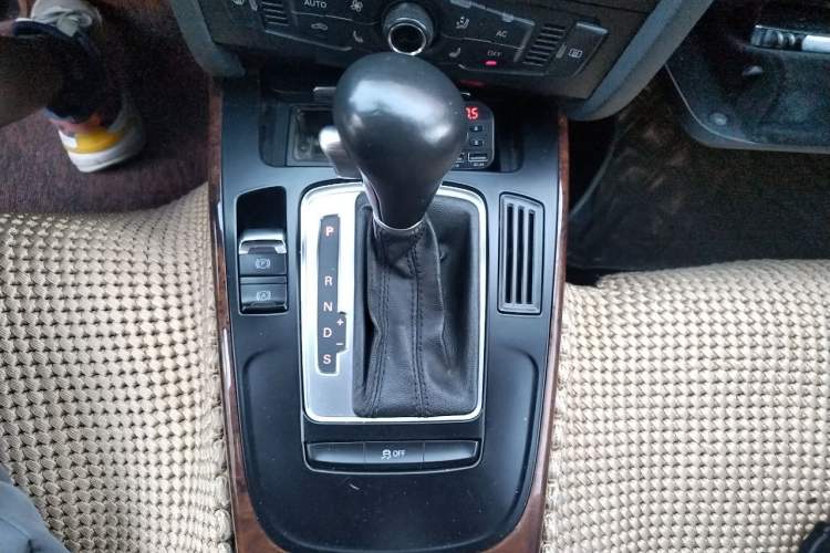 Used Audi A4L 2011 2.0 TFSI Comfort Model Gear Lever