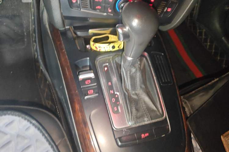 Used Audi A4L 2011 2.0 TFSI Comfort Model Gear Lever