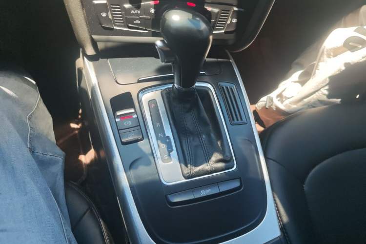 Used Audi A4L 2011 2.0 TFSI Comfort Model Gear Lever