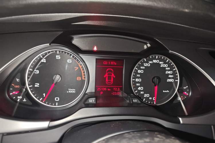 Used Audi A4L 2011 2.0 TFSI Standard Model Instrument Cluster