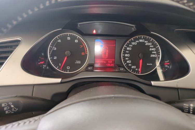 Used Audi A4L 2011 2.0 TFSI Standard Model Instrument Cluster
