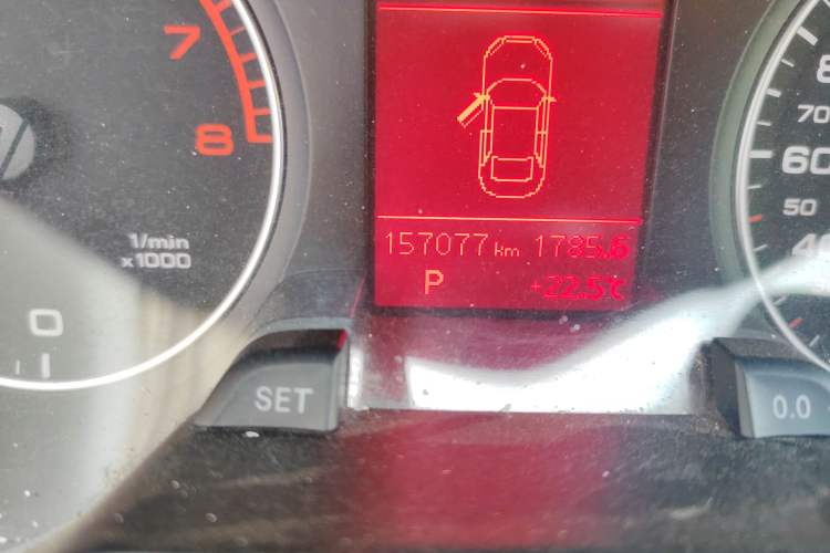 Used Audi A4L 2011 1.8 TFSI Comfort Model Odometer Close Up