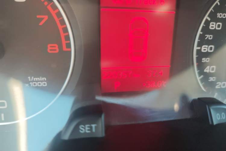 Used Audi A4L 2011 2.0 TFSI Comfort Model Odometer Close Up