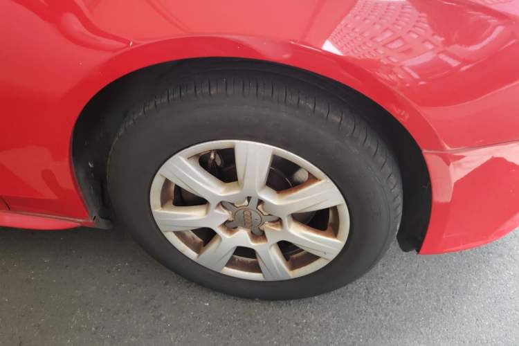 Used Audi A4L 2011 2.0 TFSI Standard Model Right Front Wheel Hub