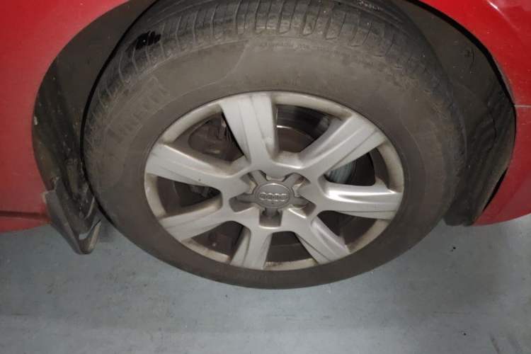 Used Audi A4L 2011 2.0 TFSI Standard Model Right Front Wheel Hub
