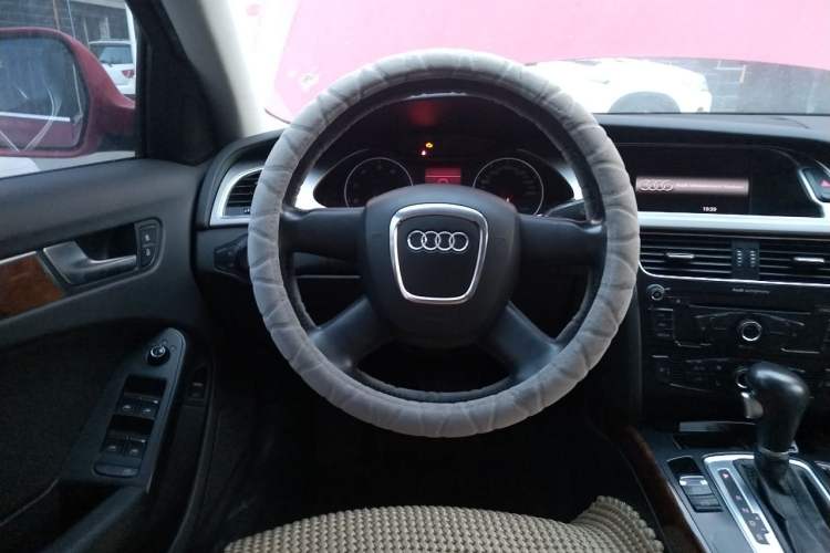 Used Audi A4L 2011 2.0 TFSI Comfort Model Steering Wheel