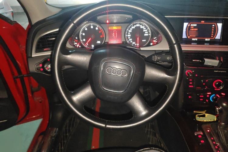 Used Audi A4L 2011 2.0 TFSI Comfort Model Steering Wheel