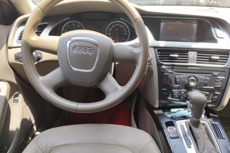Used Audi A4L 2011 2.0 TFSI Technology Edition Steering Wheel