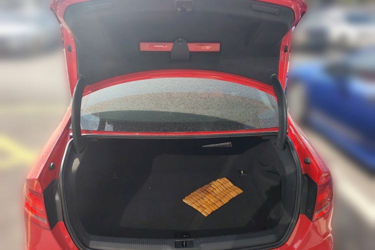 Used Audi A4L 2011 2.0 TFSI Standard Model Trunk