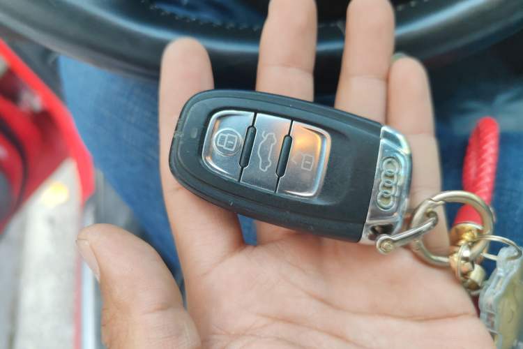 Used Audi A4L 2011 1.8 TFSI Comfort Model Vehicle Key