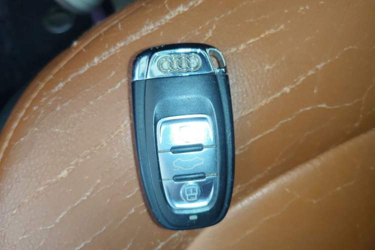 Used Audi A4L 2011 2.0 TFSI Standard Model Vehicle Key