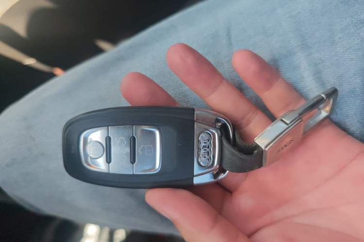 Used Audi A4L 2011 2.0 TFSI Comfort Model Vehicle Key