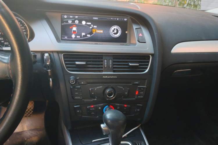 Used Audi A4L 2011 2.0 TFSI Standard Model Audio And AC Panel