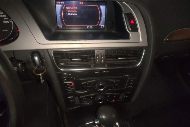 Used Audi A4L 2011 2.0 TFSI Comfort Model Audio And AC Panel