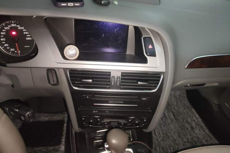 Used Audi A4L 2011 2.0 TFSI Technology Edition Audio And AC Panel