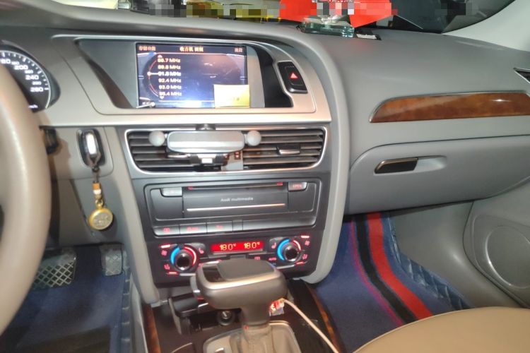 Used Audi A4L 2011 2.0 TFSI Luxury Model Audio And AC Panel