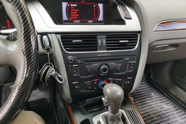 Used Audi A4L 2011 2.0 TFSI Comfort Model Audio And AC Panel