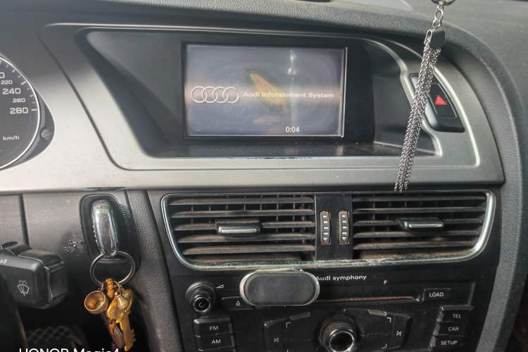 Used Audi A4L 2011 2.0 TFSI Standard Model Audio And AC Panel
