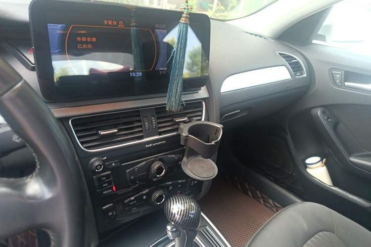 Used Audi A4L 2011 2.0 TFSI Standard Model Audio And AC Panel