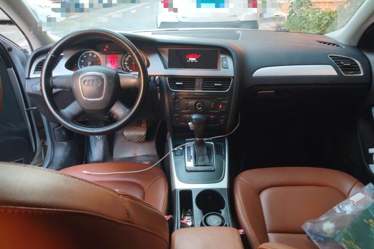 Used Audi A4L 2011 2.0 TFSI Standard Model Center Console
