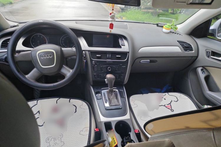 Used Audi A4L 2011 2.0 TFSI Standard Model Center Console