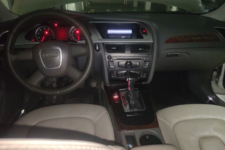 Used Audi A4L 2011 2.0 TFSI Luxury Model Center Console