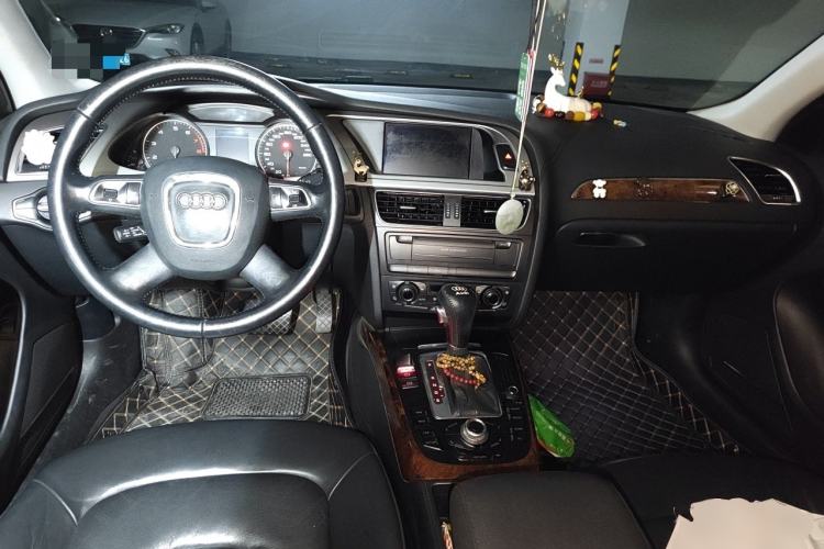 Used Audi A4L 2011 2.0 TFSI Technology Edition Center Console