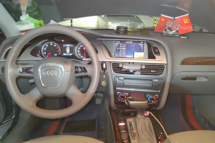 Used Audi A4L 2011 2.0 TFSI Luxury Model Center Console