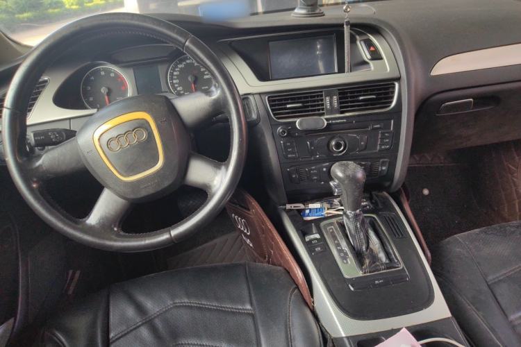 Used Audi A4L 2011 2.0 TFSI Standard Model Center Console