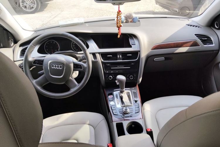 Used Audi A4L 2011 2.0 TFSI Luxury Model Center Console
